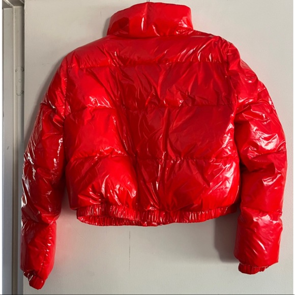 Red Vinyl Cropped Puffer Jacket - Picture 4 of 4